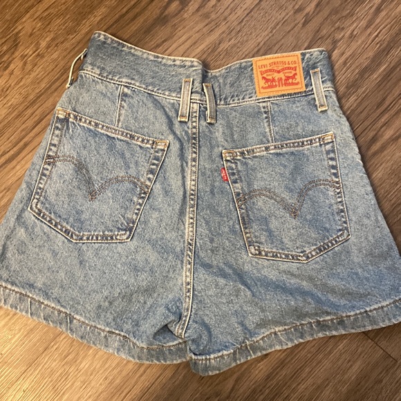 Levis highwaisted vintage shorts size 27 - Picture 4 of 5